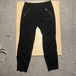 Athleta Trekkie North Jogger Pant Black Ankle Length 6 with Zipper Pockets